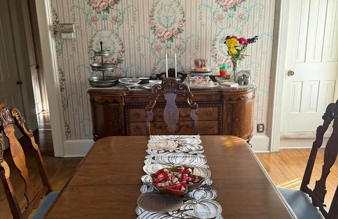 Carriage House Bed And Breakfast-1